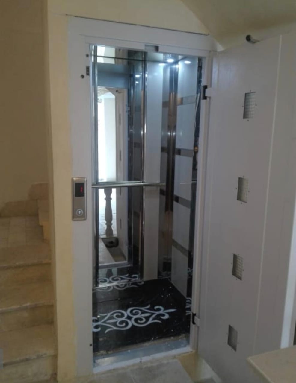 تولید و فروش بالابر هیدرولیک مترو لیفت در ارومیه